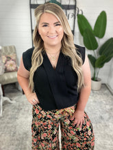 Load image into Gallery viewer, Elevate Everyday Blouse in Black