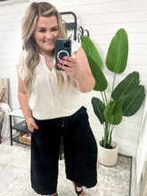 Load image into Gallery viewer, Modern Classic Wide Leg Crop Pants in Black