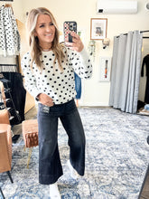 Load image into Gallery viewer, RISEN Tummy Control Mid Rise Crop Wide Pintuck Front Jeans in Black