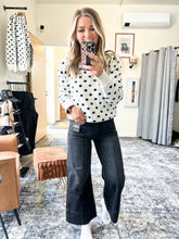 Load image into Gallery viewer, RISEN Tummy Control Mid Rise Crop Wide Pintuck Front Jeans in Black