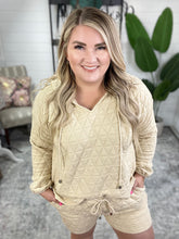 Load image into Gallery viewer, Chilling Out Quilted Pullover