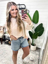 Load image into Gallery viewer, Evelyn Mid Rise Rigid Magic Dad Shorts
