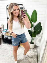 Load image into Gallery viewer, Judy Blue High Rise Slim Short with Star Splatter
