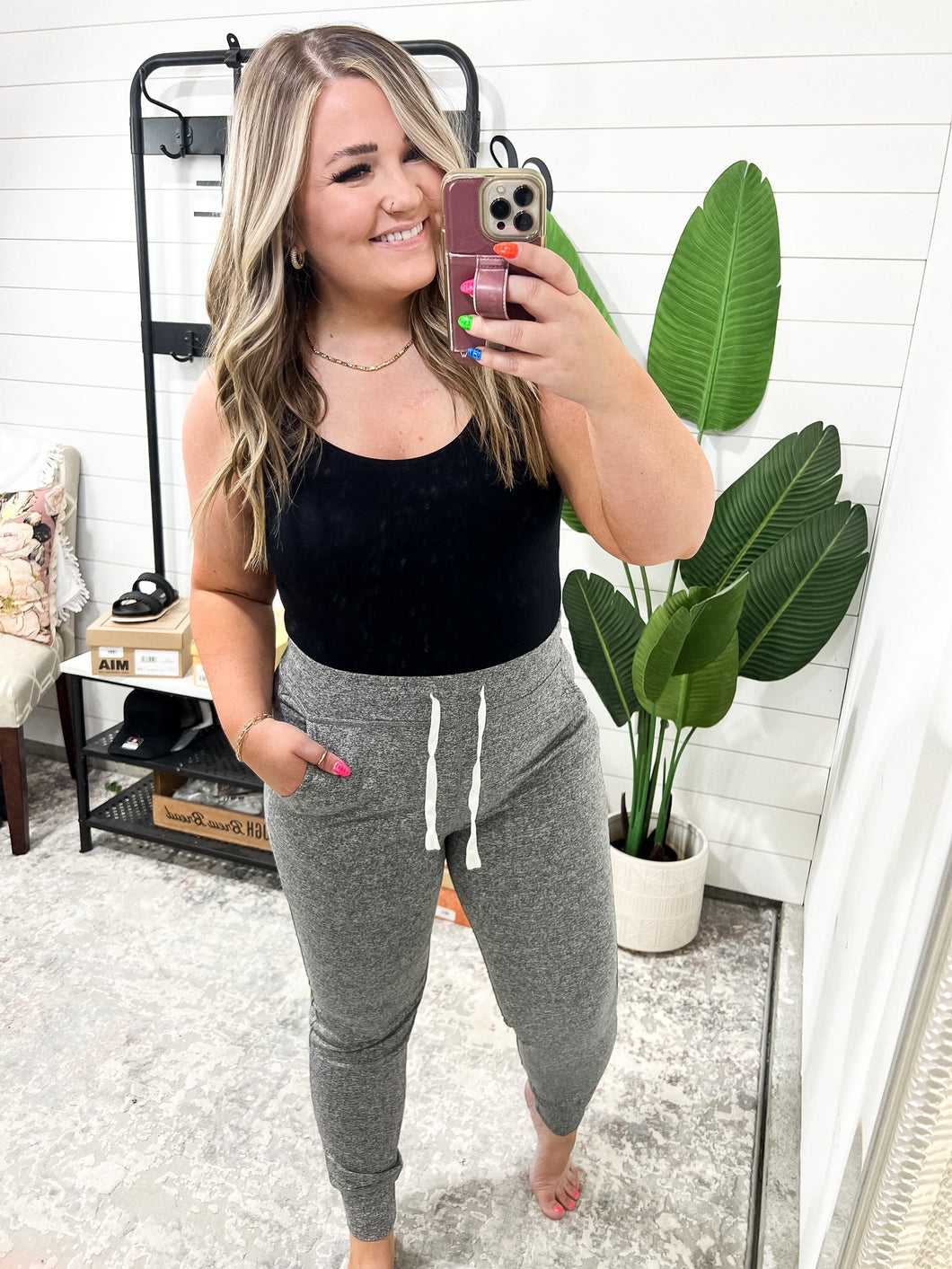 Giving the Run Around Joggers in Gray