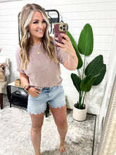 Load image into Gallery viewer, Scallop Hem Embroidered Risen Shorts