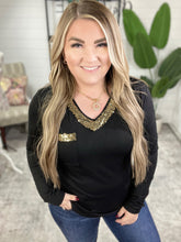 Load image into Gallery viewer, DOORBUSTER: Glitter Lining Long Sleeve V-Neck Top
