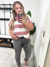 Load image into Gallery viewer, Mid Rise Tummy Control Shield Pocket Skinny Jeans in Gray