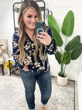 Load image into Gallery viewer, Floral Print Top With Elastic Sleeve In Navy &amp; Natural