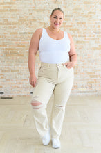 Load image into Gallery viewer, High Rise Distressed 90&#39;s Straight Judy Blue Jeans in Bone