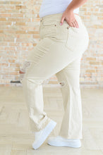 Load image into Gallery viewer, High Rise Distressed 90&#39;s Straight Judy Blue Jeans in Bone