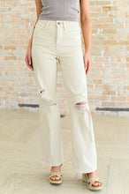 Load image into Gallery viewer, High Rise Distressed 90&#39;s Straight Judy Blue Jeans in Bone