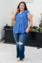 Load image into Gallery viewer, Lizzy Flutter Sleeve Top in Royal Blue and White Floral