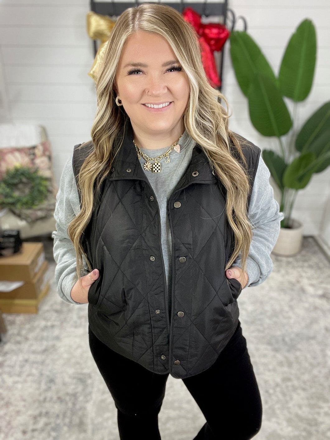 Layering Queen Quilted Puffer Vest in Black