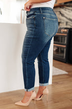 Load image into Gallery viewer, London Midrise Cuffed Boyfriend Judy Blue Jeans
