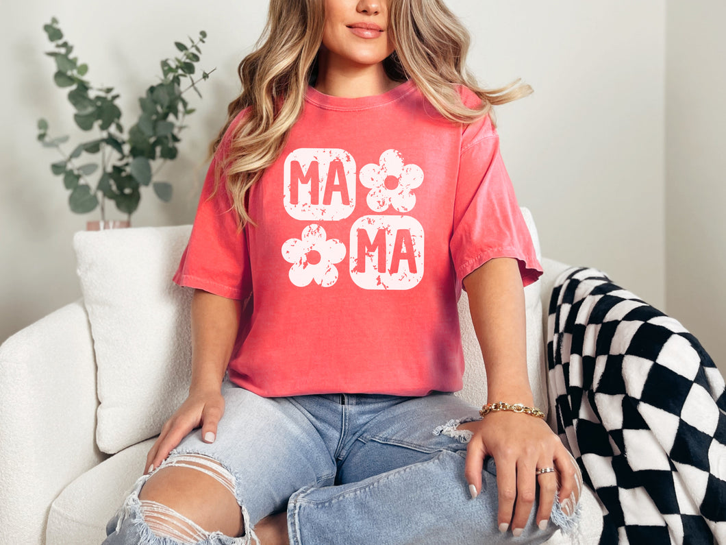 Mama Daisies Graphic Tee