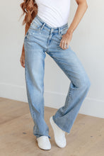 Load image into Gallery viewer, High Rise V Front Waistband Straight Judy Blue Jeans