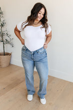 Load image into Gallery viewer, High Rise V Front Waistband Straight Judy Blue Jeans