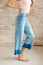 Load image into Gallery viewer, High Rise Wide Leg Crop Judy Blue Jeans in Medium Wash
