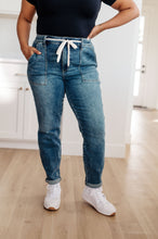 Load image into Gallery viewer, Payton Pull On Denim Judy Blue Joggers in Medium Wash