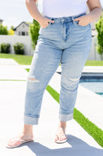 Load image into Gallery viewer, Americana Mid Rise Star Pocket Judy Blue Boyfriend Jeans