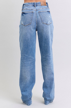 Load image into Gallery viewer, HW Rigid Magic Criss-Cross Waist Destroy &amp; Knee Rip Dad Judy Blue Jean
