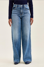 Load image into Gallery viewer, High Waist ANGELINA Column Straight Classic Soft Indigo Judy Blue Jeans