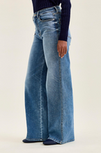 Load image into Gallery viewer, High Waist ANGELINA Column Straight Classic Soft Indigo Judy Blue Jeans