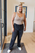 Load image into Gallery viewer, High Rise Classic Straight Judy Blue Jeans in Washed Black