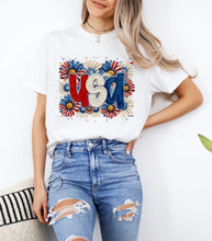 Load image into Gallery viewer, USA Patriotic Daisy Graphic Tee