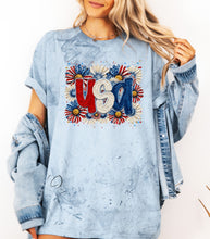 Load image into Gallery viewer, USA Patriotic Daisy Graphic Tee