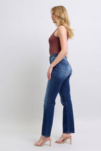 Load image into Gallery viewer, Everyday Essentials Washed Straight Leg Judy Blue Jeans with Pockets