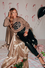 Load image into Gallery viewer, Glitter Lips Pullover Sweatshirt in Mocha