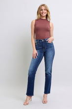 Load image into Gallery viewer, Everyday Essentials Washed Straight Leg Judy Blue Jeans with Pockets