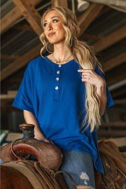 In the Rotation Exposed Seam Tee in Royal Blue