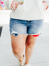 Load image into Gallery viewer, High Rise Americana Flag Print Fray Hem Shorts