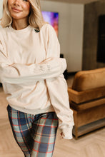 Load image into Gallery viewer, Ampersand University Pullover in Holiday Kisses