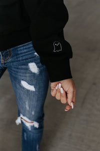 Ampersand University Pullover in Boo'd Up