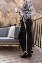 Load image into Gallery viewer, Ampersand Wide Leg Bow Comfs in Bold &amp; Beautiful