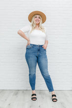 Load image into Gallery viewer, High Waist Slim Fit Judy Blue Jeans