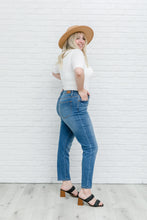 Load image into Gallery viewer, High Waist Slim Fit Judy Blue Jeans