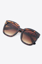 Load image into Gallery viewer, Polycarbonate Frame Square Sunglasses