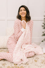 Load image into Gallery viewer, Fuzzy Feeling Blanket in Pink