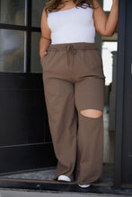 Load image into Gallery viewer, Weekend Hero Wide Leg Sweats in Mocha