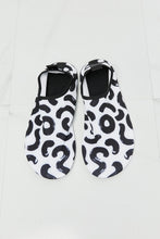 Load image into Gallery viewer, On The Shore Water Shoes in White