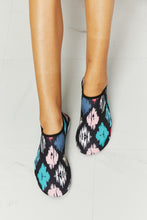 Load image into Gallery viewer, On The Shore Water Shoes in Multi