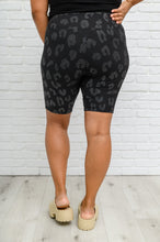 Load image into Gallery viewer, Animal Print Biker Shorts In Black