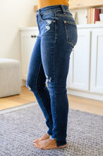 Load image into Gallery viewer, Annalise Slanted Raw Hem Judy Blue Skinny Jeans