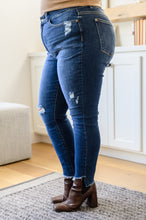 Load image into Gallery viewer, Annalise Slanted Raw Hem Judy Blue Skinny Jeans