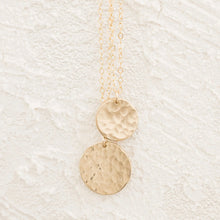 Load image into Gallery viewer, Hammered Disc Necklace