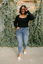 Load image into Gallery viewer, Better Days Vintage Wash Judy Blue Boyfriend Jeans